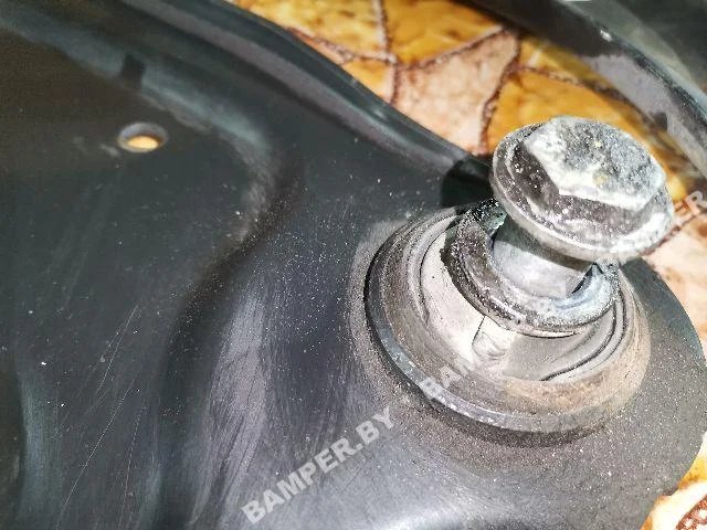 Рычаг передний правый к Renault Laguna, 2005 г.