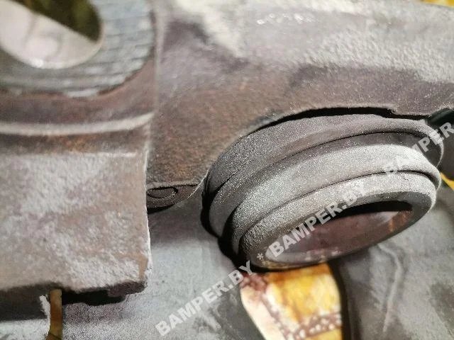 Суппорт передний левый к Renault Laguna, 2004 г.