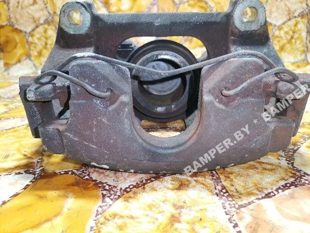Суппорт передний левый к Renault Laguna, 2004 г.