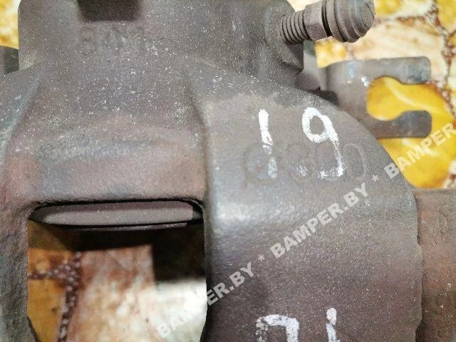 Суппорт передний левый к Renault Laguna, 2004 г.
