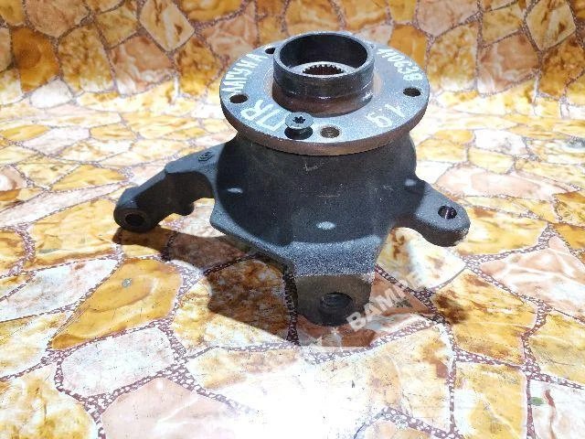 Кулак поворотный правый к Renault Laguna 2, 2004 г.