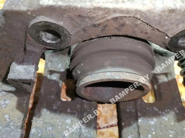 Суппорт передний левый к Peugeot 406, 1999 г.
