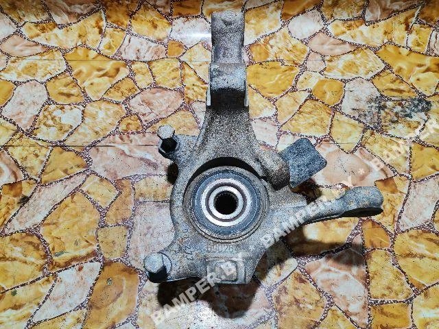 Кулак поворотный правый к Renault Laguna 1, 2000 г.