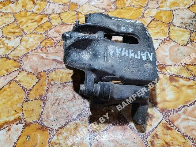 Суппорт передний левый к Renault Laguna 1, 2000 г.