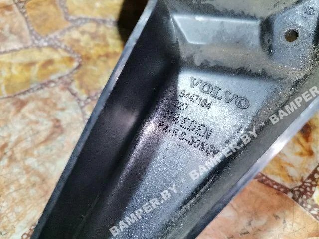 Пластик моторного отсека к Volvo S70, 2000 г.