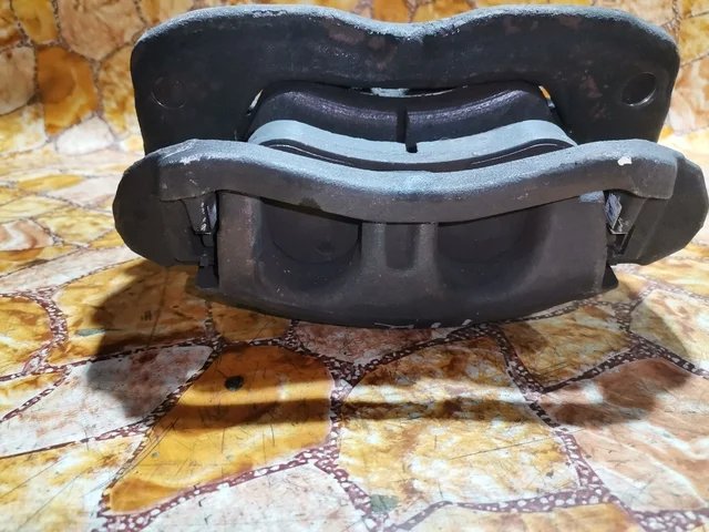 Суппорт передний правый к Volkswagen Crafter 2, 2018 г.