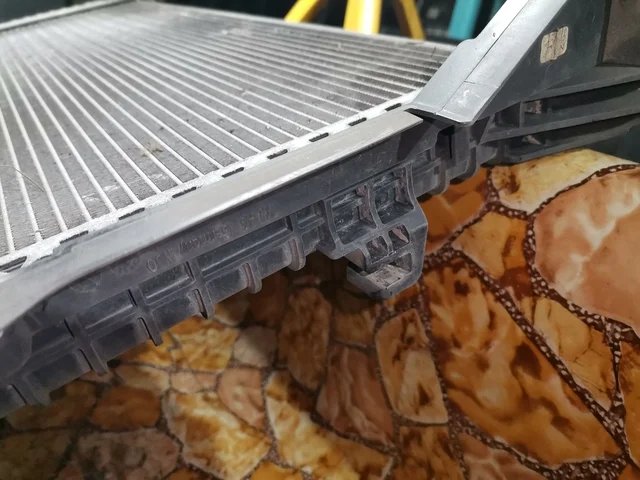Радиатор (основной) к Volkswagen Crafter 2, 2018 г.