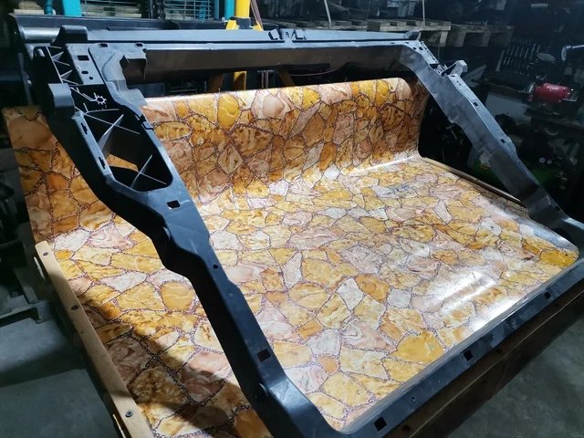 Передняя панель крепления облицовки (телевизор) к Volkswagen Crafter 2, 2018 г.
