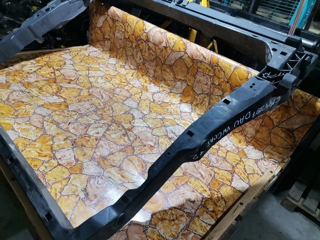 Передняя панель крепления облицовки (телевизор) к Volkswagen Crafter 2, 2018 г.