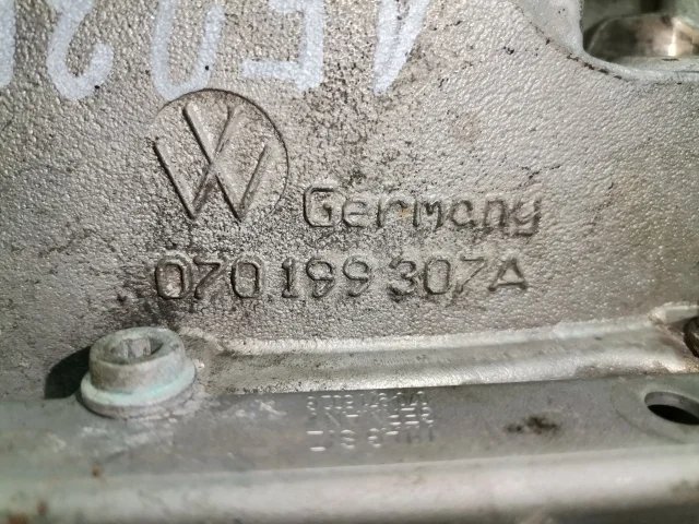 Кронштейн двигателя к Volkswagen Touareg, 2004 г.