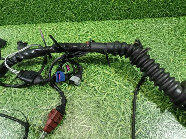 Проводка двигателя к Volkswagen Passat, 2000 г.