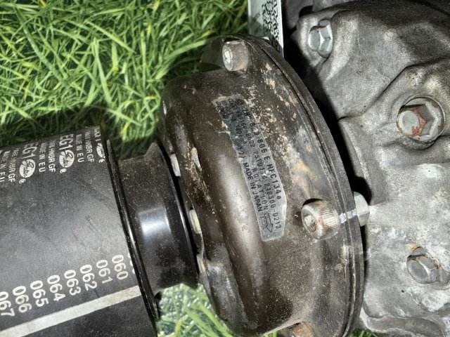 Компрессор кондиционера к Volkswagen Touareg, 2005 г.