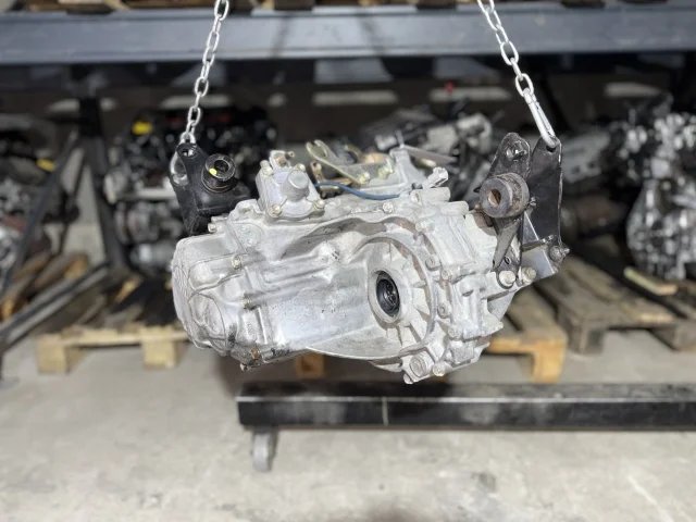 КПП механическая (МКПП) к Toyota Avensis, 2003 г.