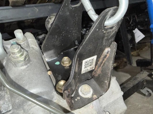 КПП механическая (МКПП) к Toyota Avensis, 2003 г.