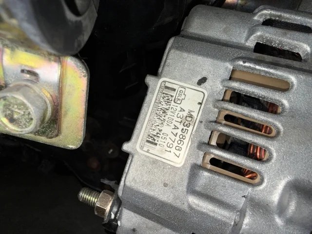 Двигатель к Mitsubishi Grandis, 2003 г.