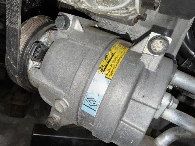 Двигатель к Renault Laguna, 2004 г.