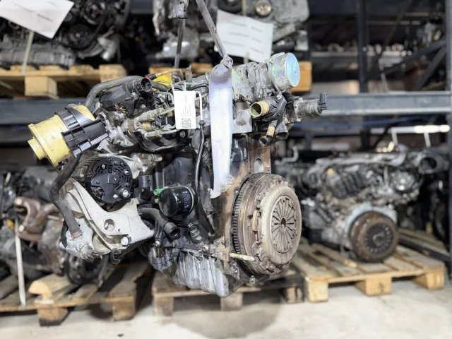 Двигатель к Renault Megane, 2000 г.