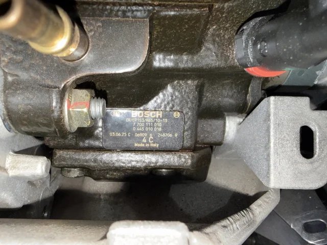 Двигатель к Renault Laguna, 2004 г.