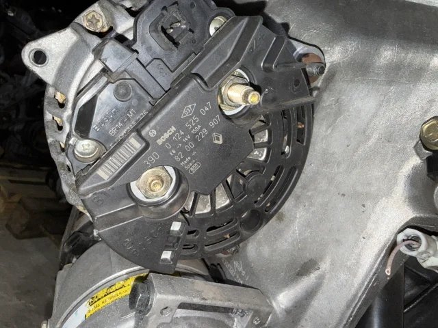 Двигатель к Renault Laguna, 2004 г.