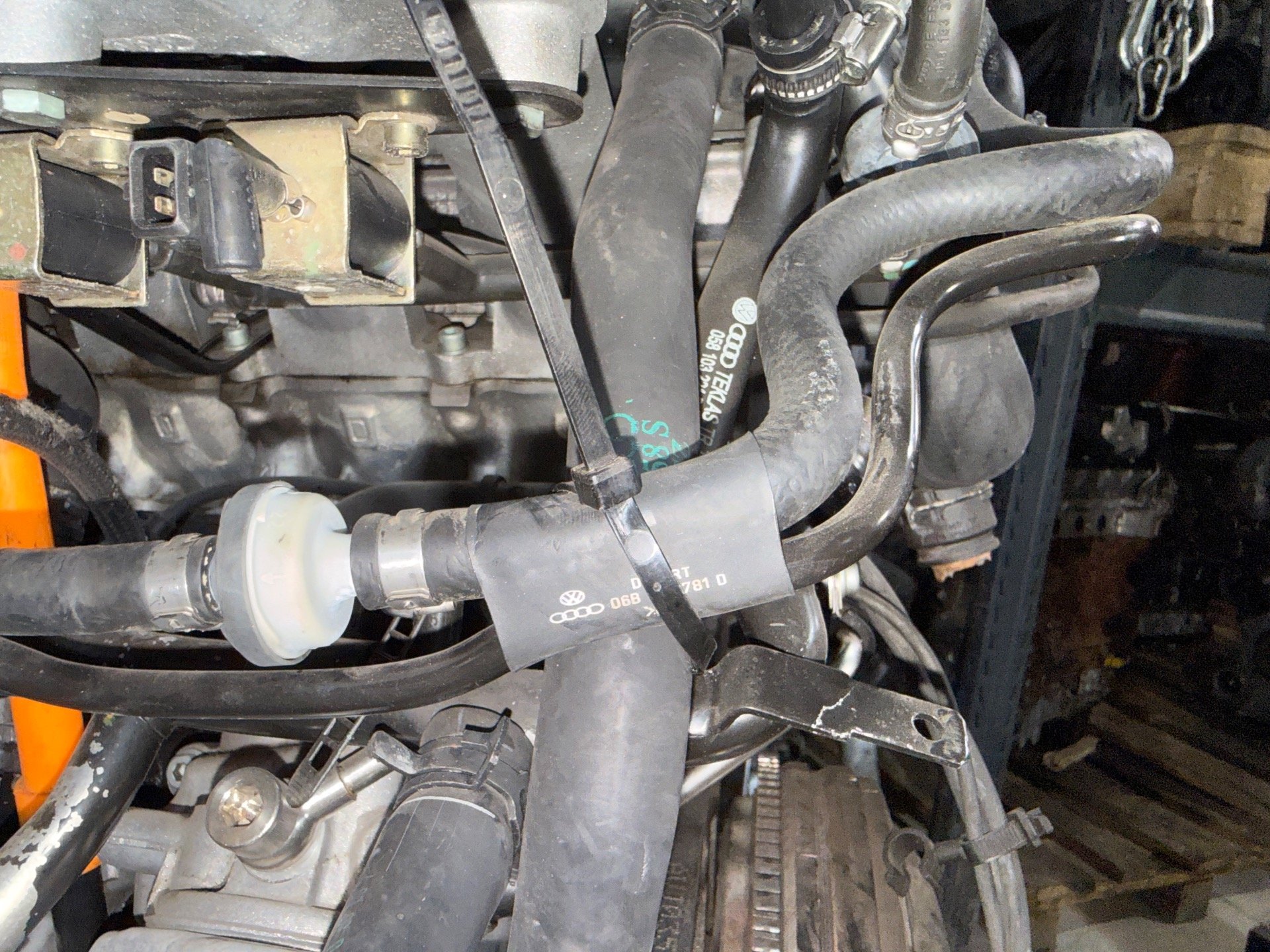 Двигатель к Audi A4, 2003 г.