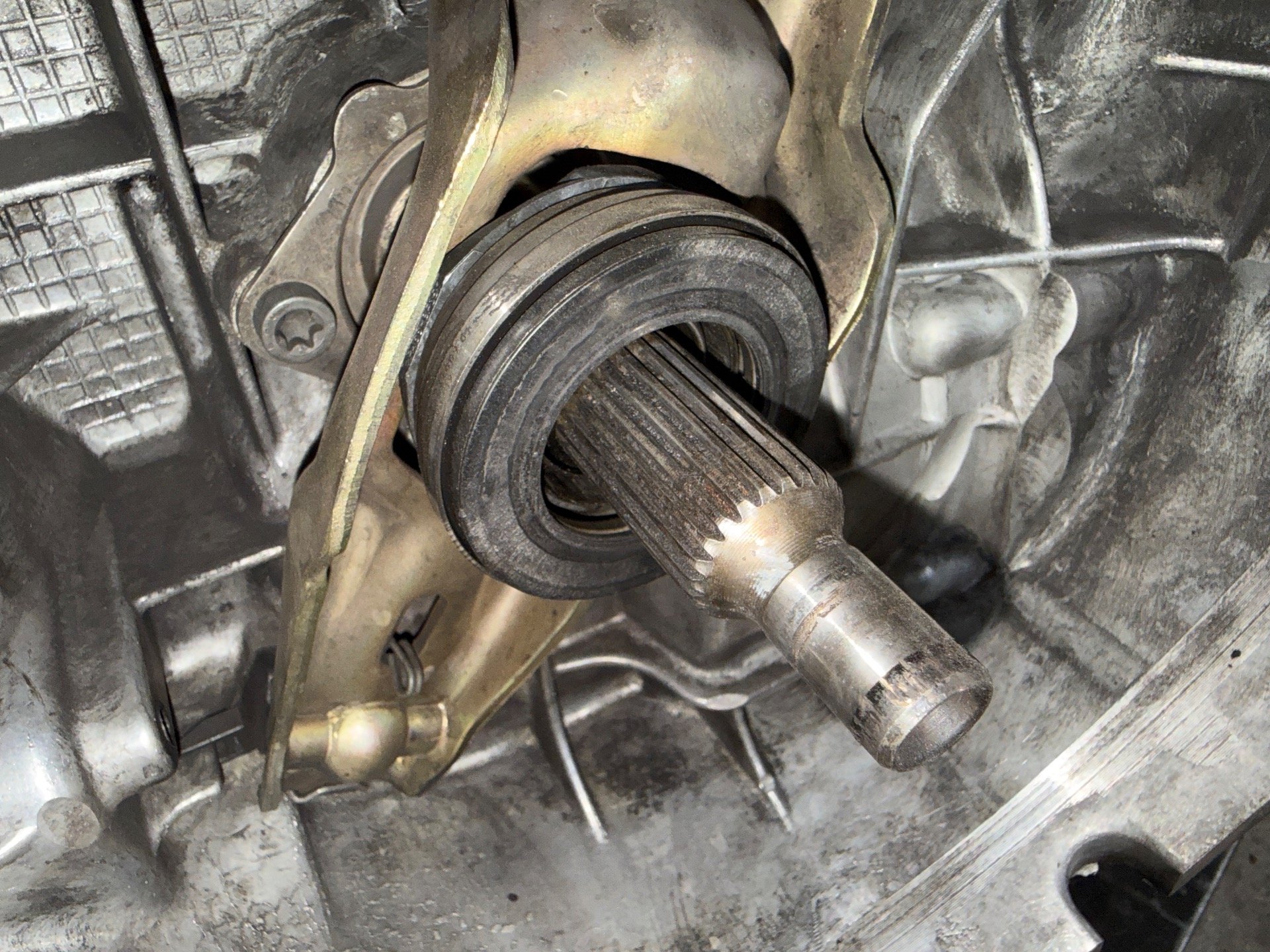 КПП механическая (МКПП) к Audi A6, 2003 г.